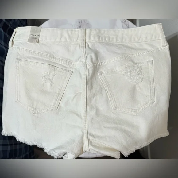 Torrid Women's White Distressed Shorts - Picture 4 of 5